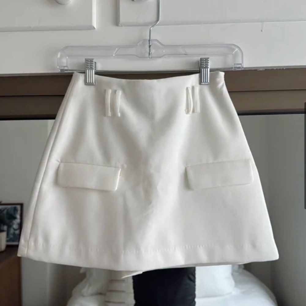Dissh skort size 6 Brooklyn mini white NWT